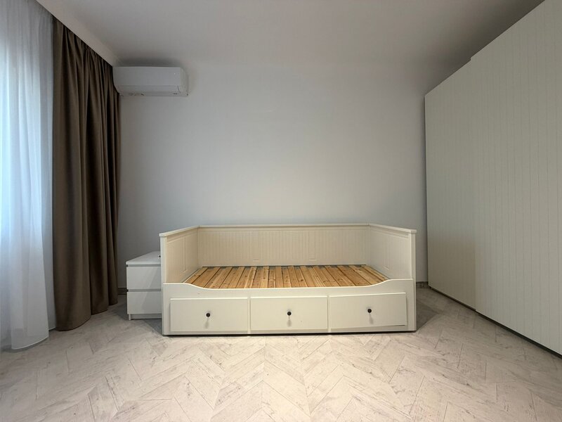 Aviatorilor, 3 camere decomandat, etaj 3/3, proprietar, renovat recent!