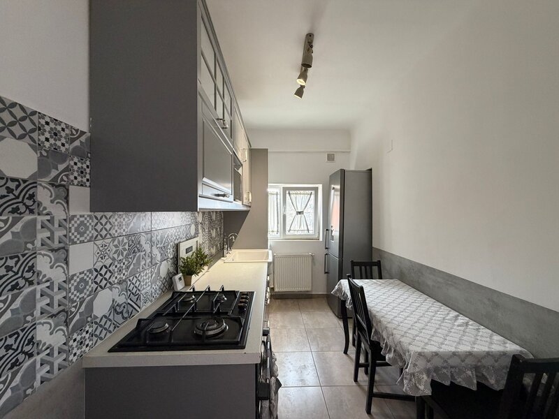Aviatorilor, 3 camere decomandat, etaj 3/3, proprietar, renovat recent!