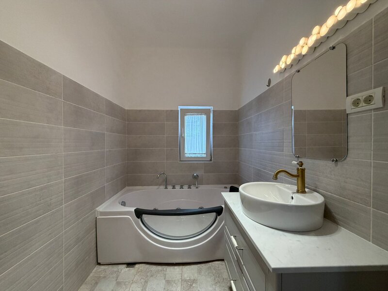 Aviatorilor, 3 camere decomandat, etaj 3/3, proprietar, renovat recent!