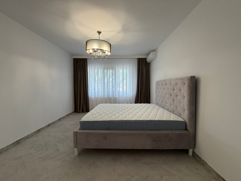 Aviatorilor, 3 camere decomandat, etaj 3/3, proprietar, renovat recent!