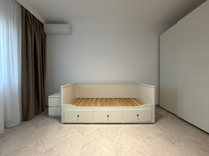 Aviatorilor, 3 camere decomandat, etaj 3/3, proprietar, renovat recent!